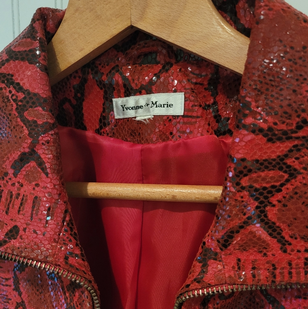 💋🔥90's red leather snake jacket! - Picture 8 of 9